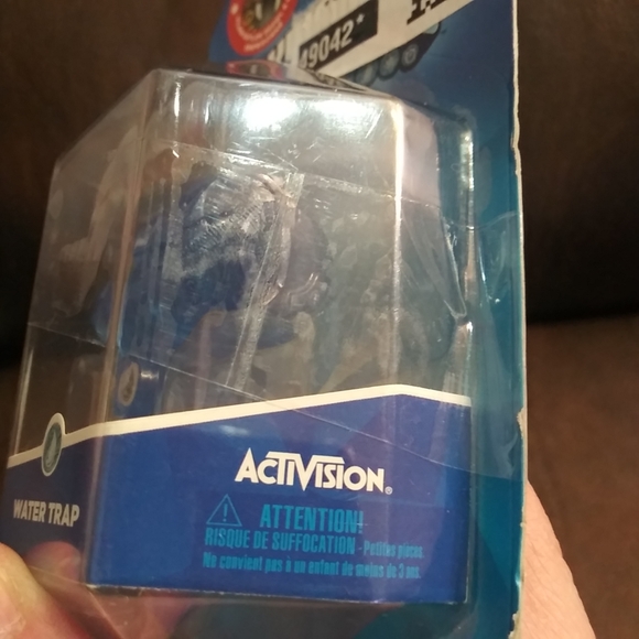 SKYLANDERS TRAP TEAM TARGET OUTLAW BRAWL AND CHAIN WATER TRAP. New unopened. - Picture 6 of 8